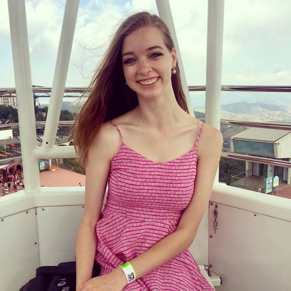 Meet your Posher, Claire